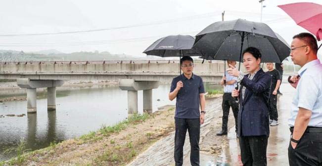 海陽市領導開展社區(qū)“雙報到”和巡河、防汛調(diào)研